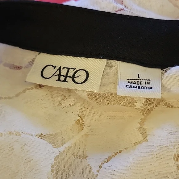 Cato cream floral lace short sleeve blouse black faux leather trim sz Large EUC… - Picture 6 of 8